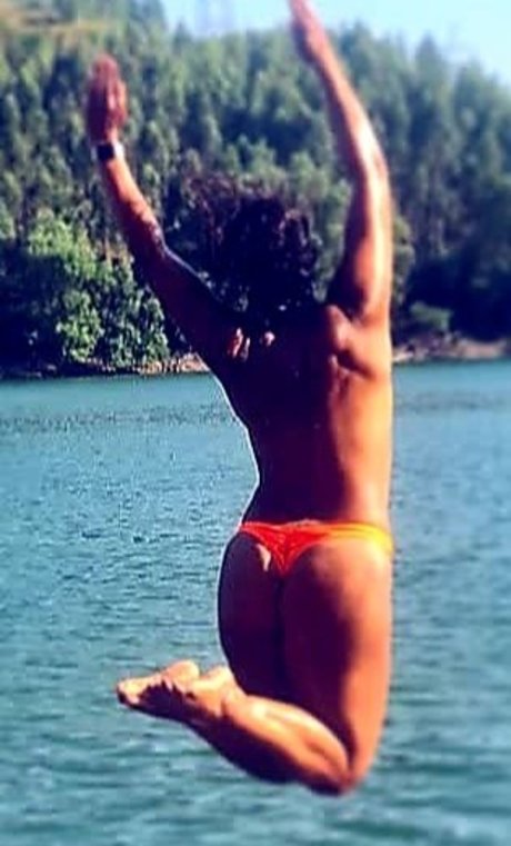 Saira Khan 美しいポルノスター ギャラリー