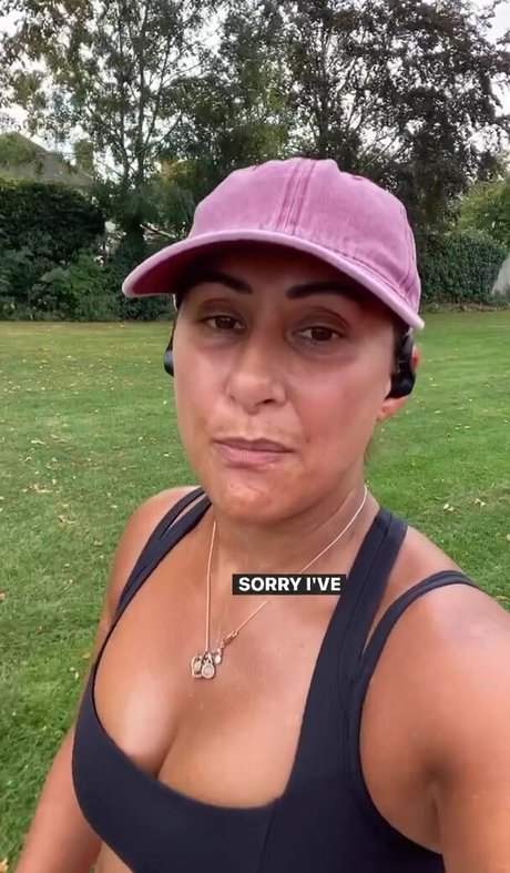 Saira Khan アダルトスター 写真