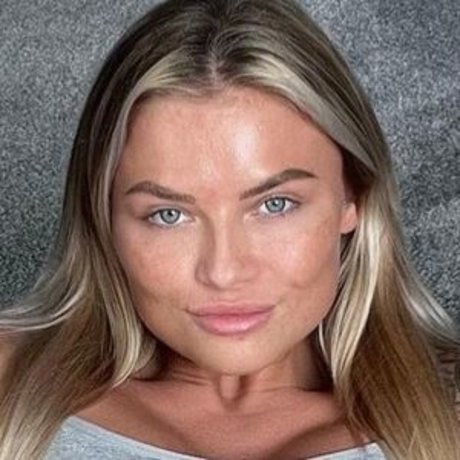 Bella Cox 可愛い女優 ギャラリー