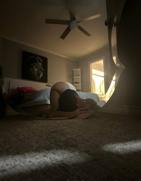 完璧なボディ オンリーファンズ 裸 写真