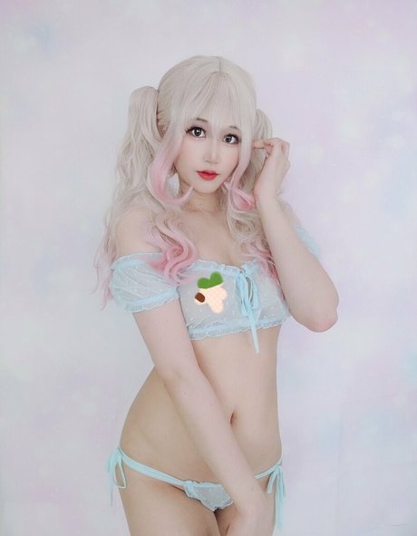 Jennybelly かわいいポルノスター 写真