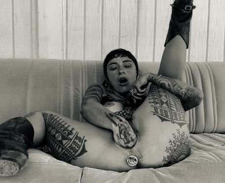 弁護士オンリーファンズ 可愛い 写真