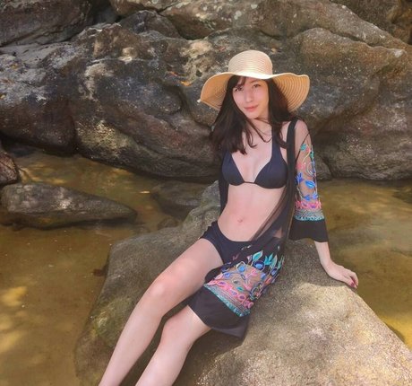 セクシーなブルネットのオンリーファンズ パーフェクト 写真