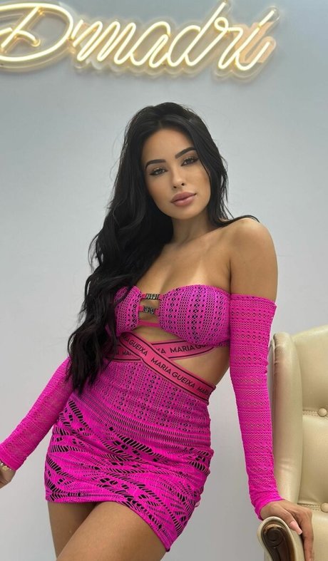 Larissa Nunes ホットなポルノスター 写真