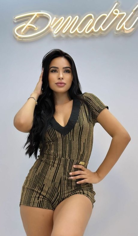 Larissa Nunes アート女優 ギャラリー