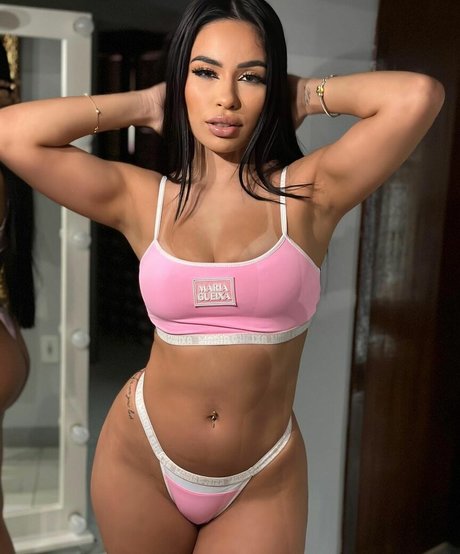 Larissa Nunes ヌードモデル 写真