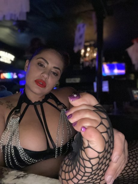 Benzzzzz ポルノスター アート アーカイブ