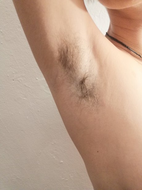 Laura Nora 独占スター 画像