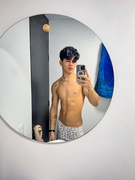 Lisandroanez アートスター 写真