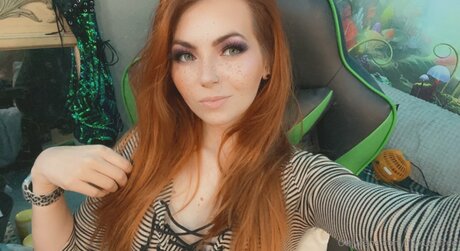 Lilykushfree ポルノスター 素敵 画像