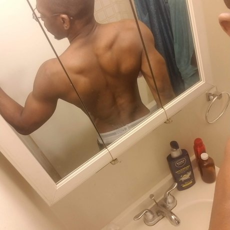 Law 裸のスター 画像