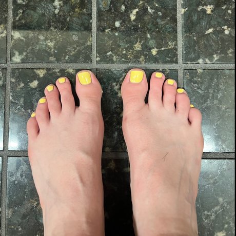 Luxury in Laces スター ヌード 画像