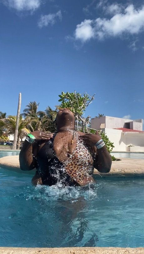 キティ・ウェット・オンリーファンズ アダルト無料 アーカイブ