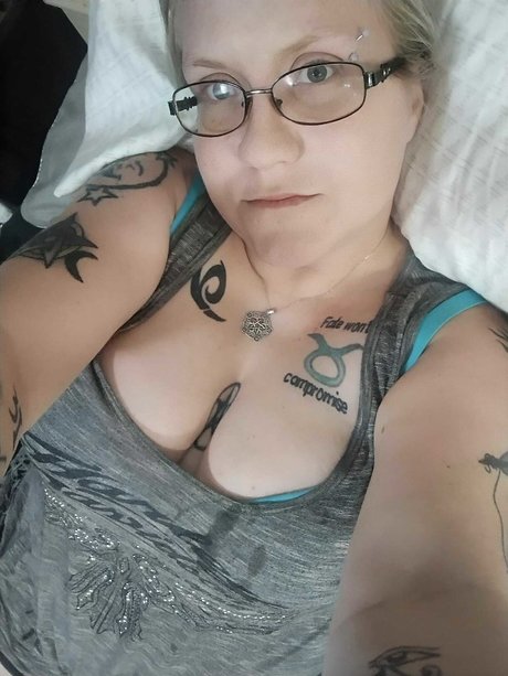 Luna Witch ヌードモデル 写真