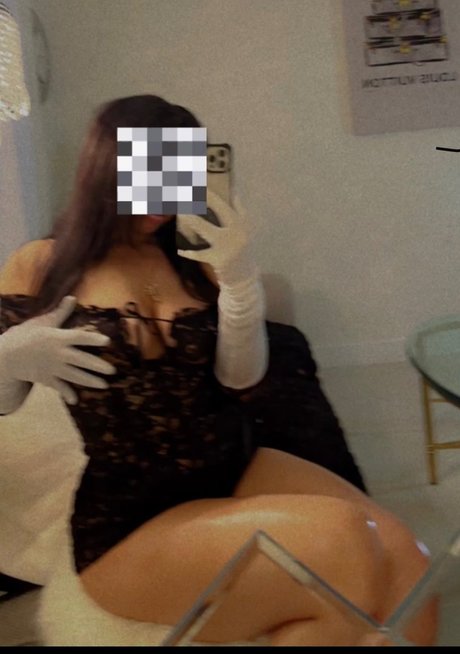 ぽっちゃりティーンオンリーファンズ セクシーヌード 写真