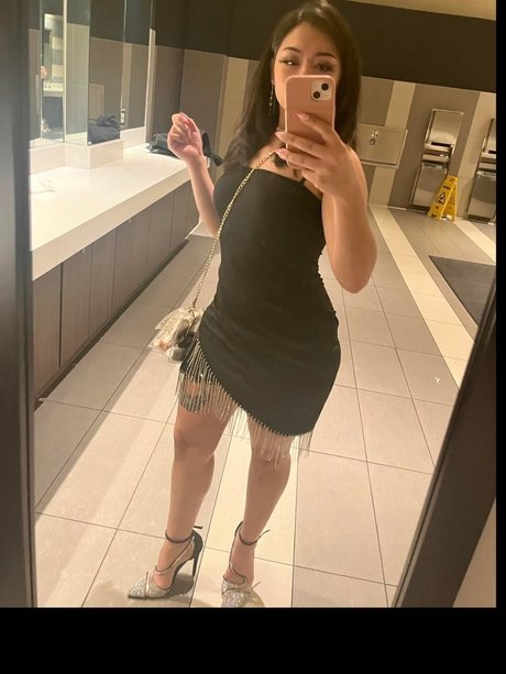 ヌードヨガオンリーファンズ ポルノグラフィック ギャラリー