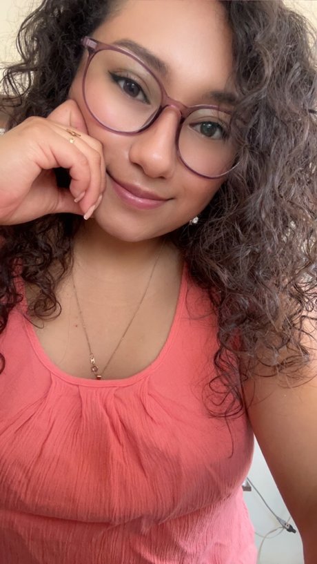 Pilar MM セクシーなポルノスター 写真