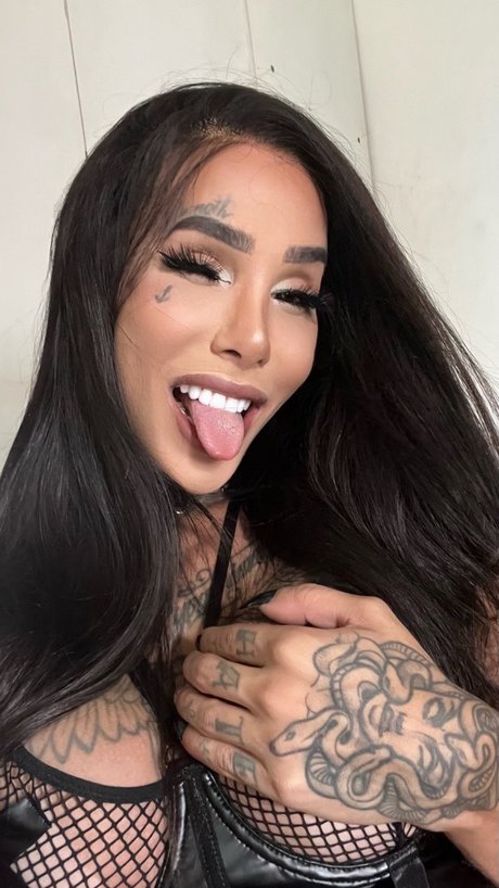 Mandy Rocche_ トップポルノスター 写真