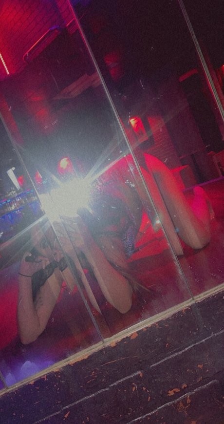 Magik セックス女優 写真