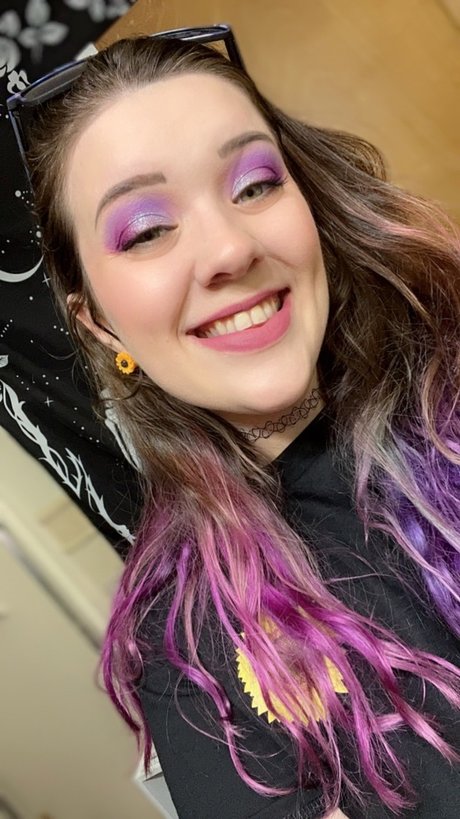 Melody Moon アダルトモデル 写真