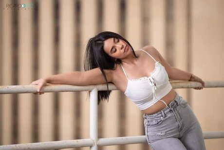 Megan Alv ポルノスター セクシー 画像