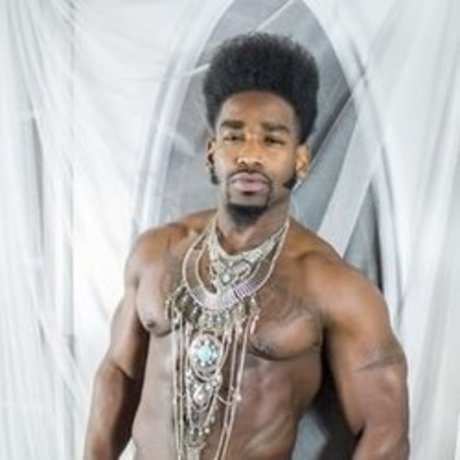 MegaBody エロティック女優 写真