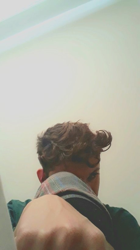 オンリーファンズを崇拝する セクシー裸 ギャラリー