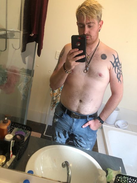 MikDaMonsta 美しいモデル ギャラリー