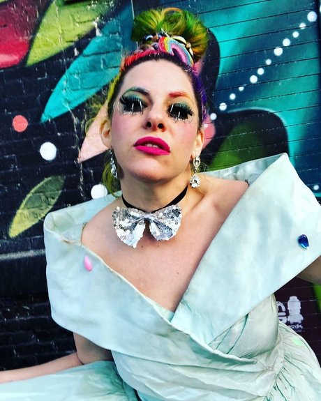 Michelle s Yoni 独占スター 写真