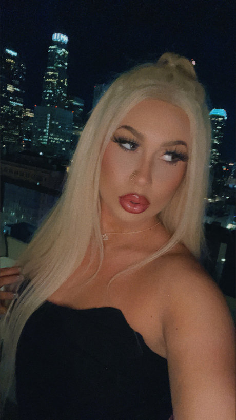 Miamimoon ポルノスター ヌード 写真