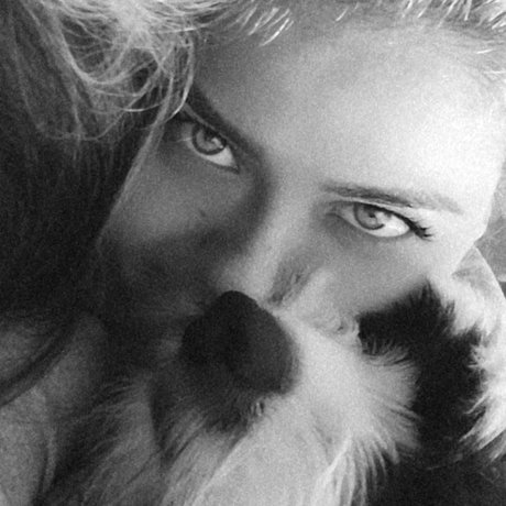 Moon doll アート女優 写真