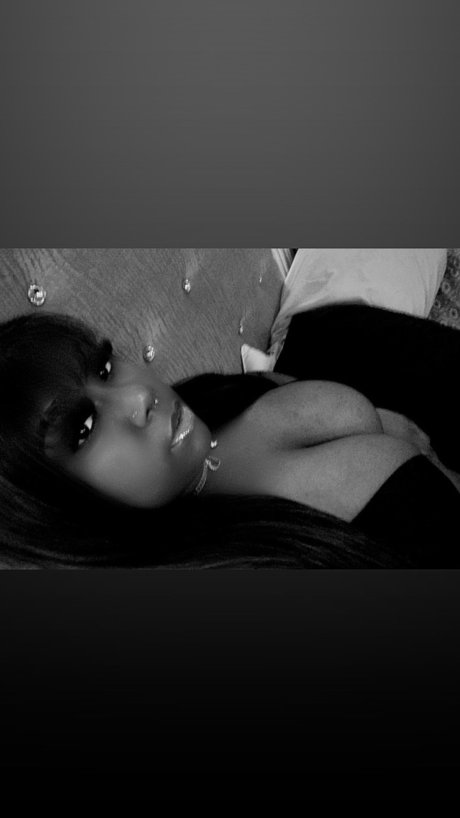 diormulan ヌード女優 画像