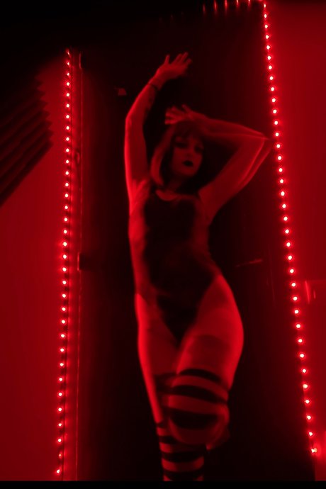 Morbide ポルノモデル 写真