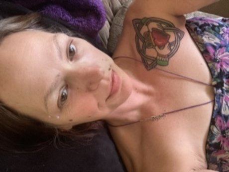 Tawney XXXモデル 写真