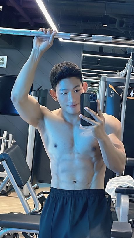 Nainoi_ ホットなモデル 画像