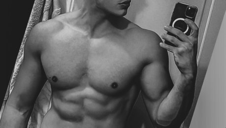 アウトドア 熟女 オンリーファンズ 無料エロ 画像