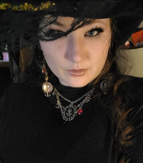 Esmy セクシーなポルノスター 画像