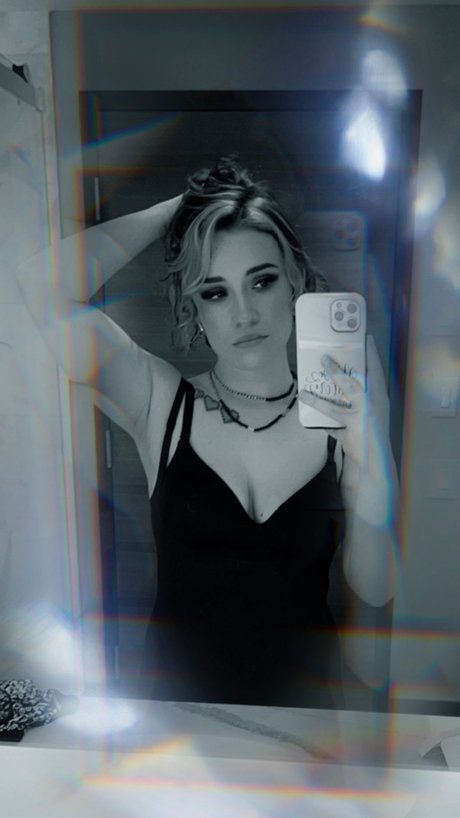 Nerdy Nurse ポルノスター セクシー 写真