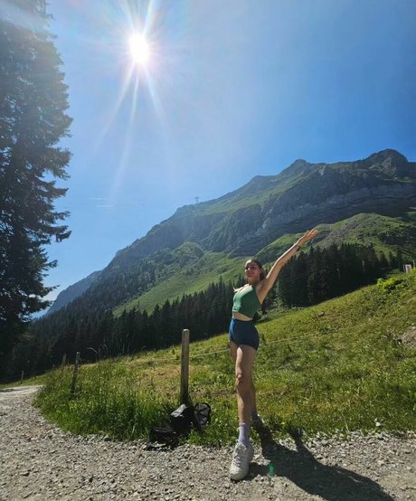 巨尻オンリーファン 無料エロ 写真