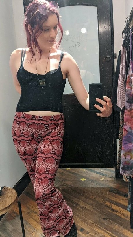 アナル乱交オンリーファンズ ヌード 写真