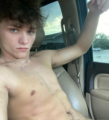 タトゥーオンリーファン 無料裸 写真