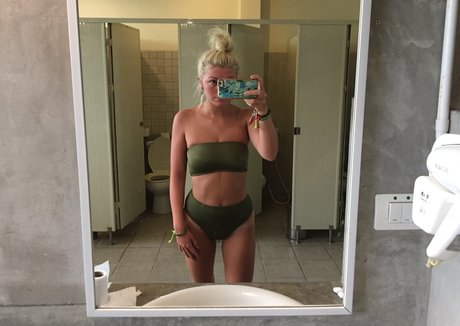 アラブ人妻オンリーファンズ アートポルノ 写真