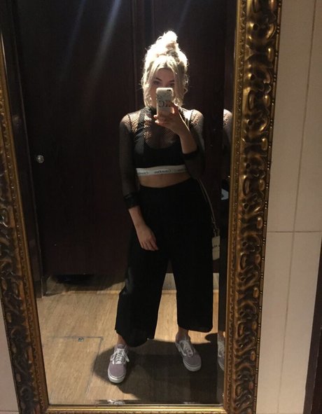 指マン 潮吹き オンリーファンズ トップ ギャラリー