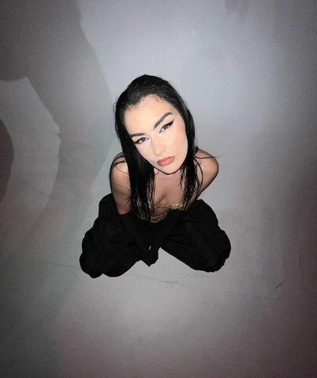 足 熟女 オンリーファンズ 美しい裸 アーカイブ