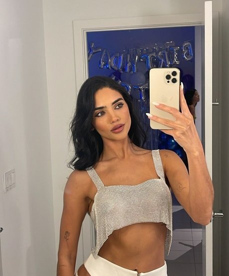 ラテン系のお尻オンリーファンズ 無料裸 画像