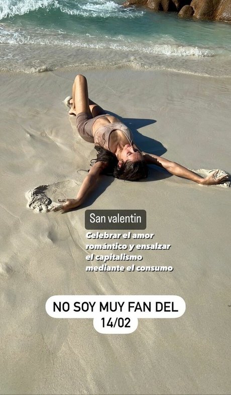 Gina Llebaria ポルノスター 素敵 写真