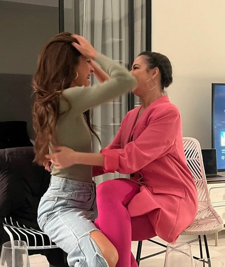 熟女の足オンリーファンズ セクシー ギャラリー