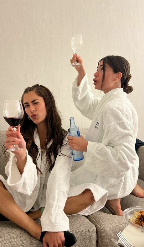 デカ尻ティーンオンリーファンズ トップ ギャラリー