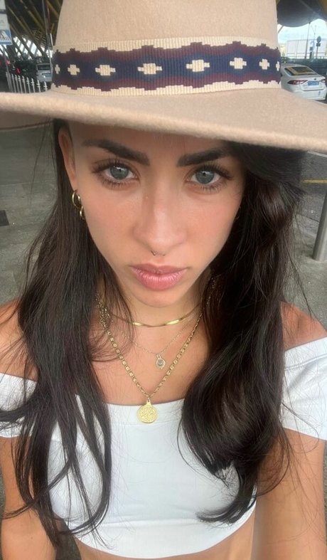 Gina Llebaria セックスモデル 画像