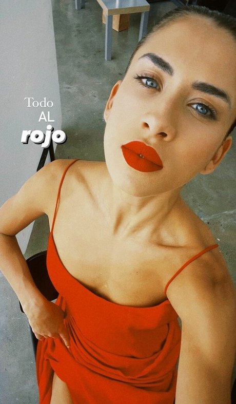 Gina Llebaria ポルノ女優 写真